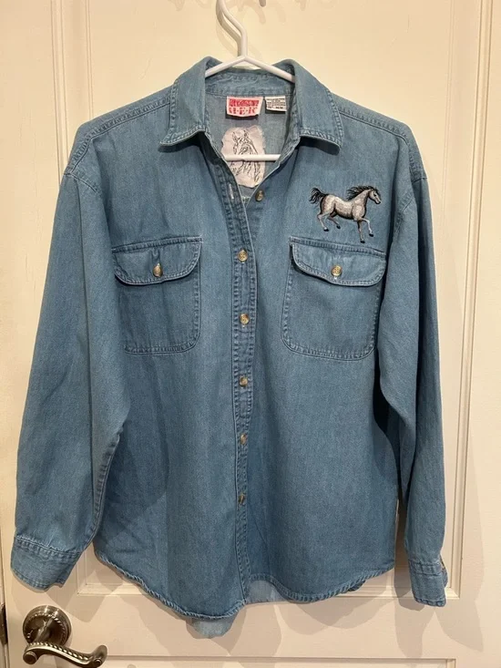Vintage Denim Shirt with Horse Embroidery – Western Style – Size Medium - Picture 7 of 10